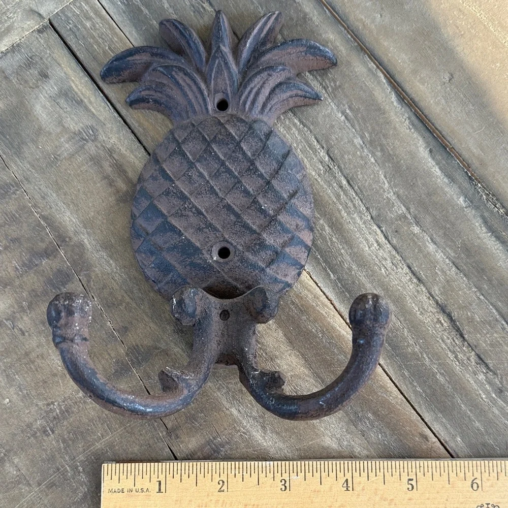 Rustic Pineapple Wall Hook